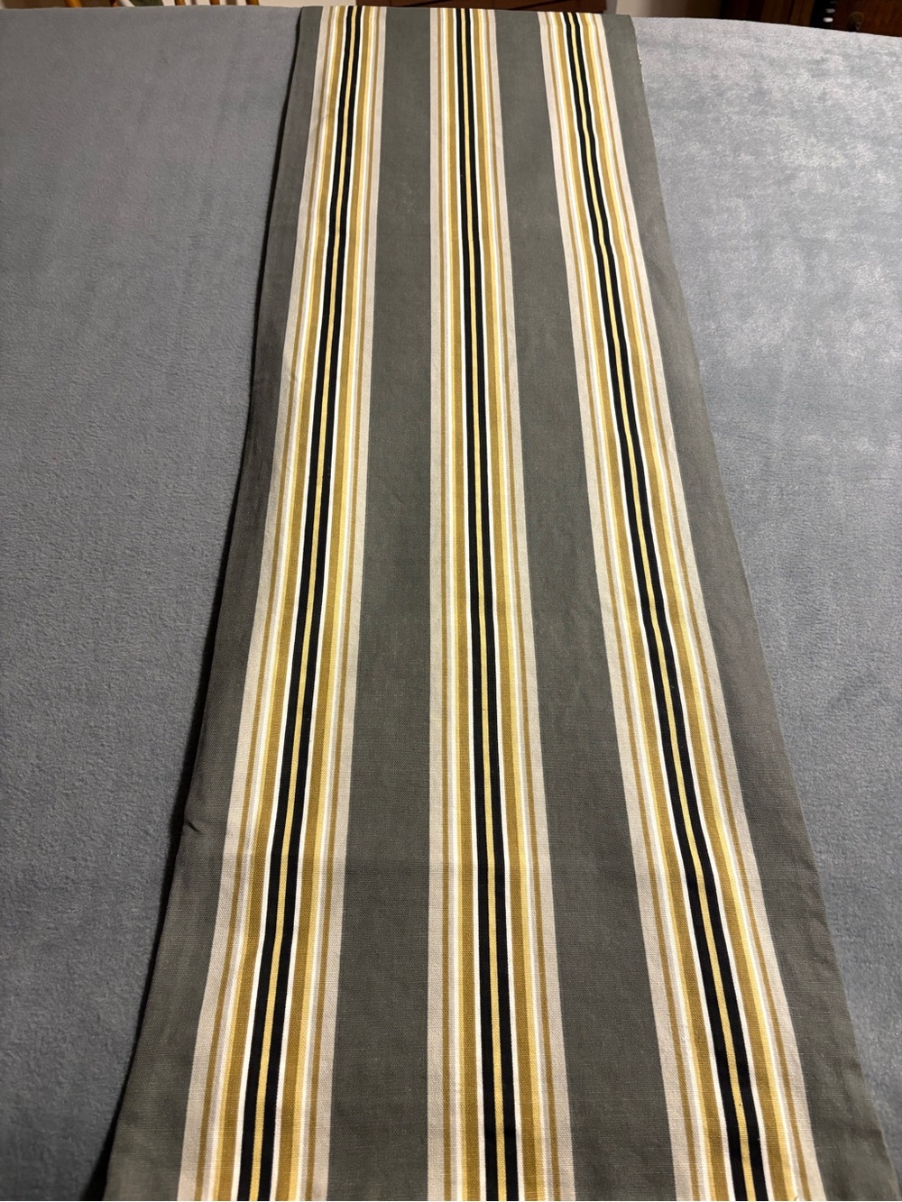 Table runner- Double sided - Picture 5 of 5